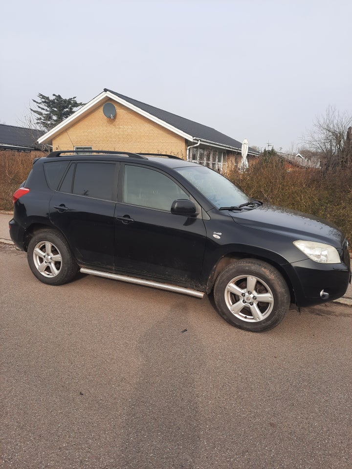 Toyota RAV4 2,2 D-CAT 177 Van 5d