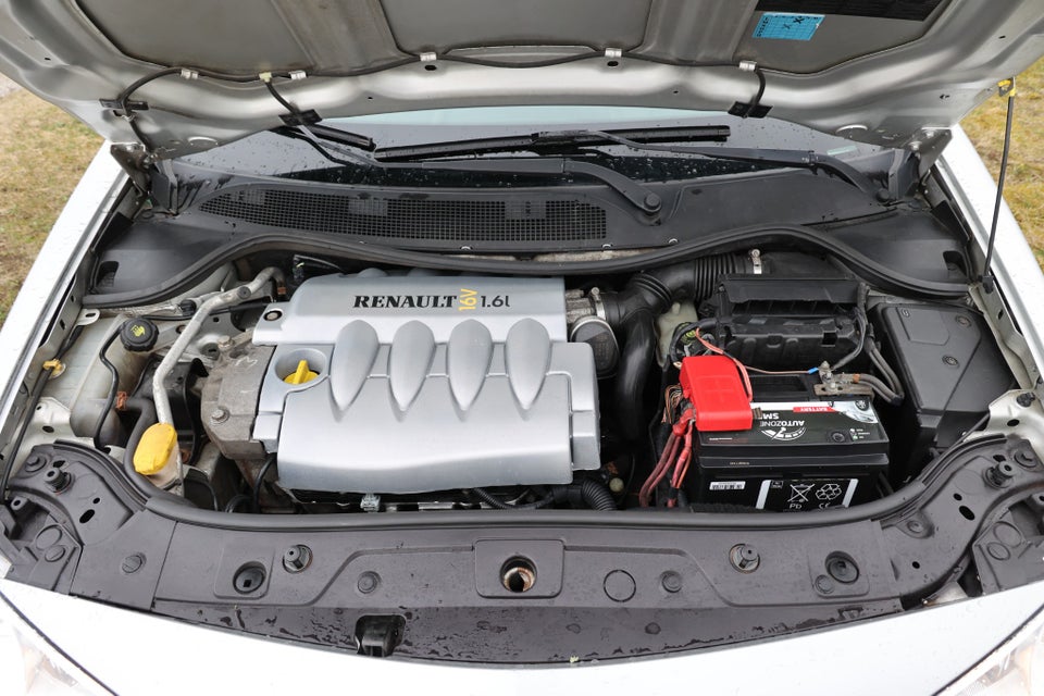 Renault Megane II 1,6 110 Comfort CC 2d