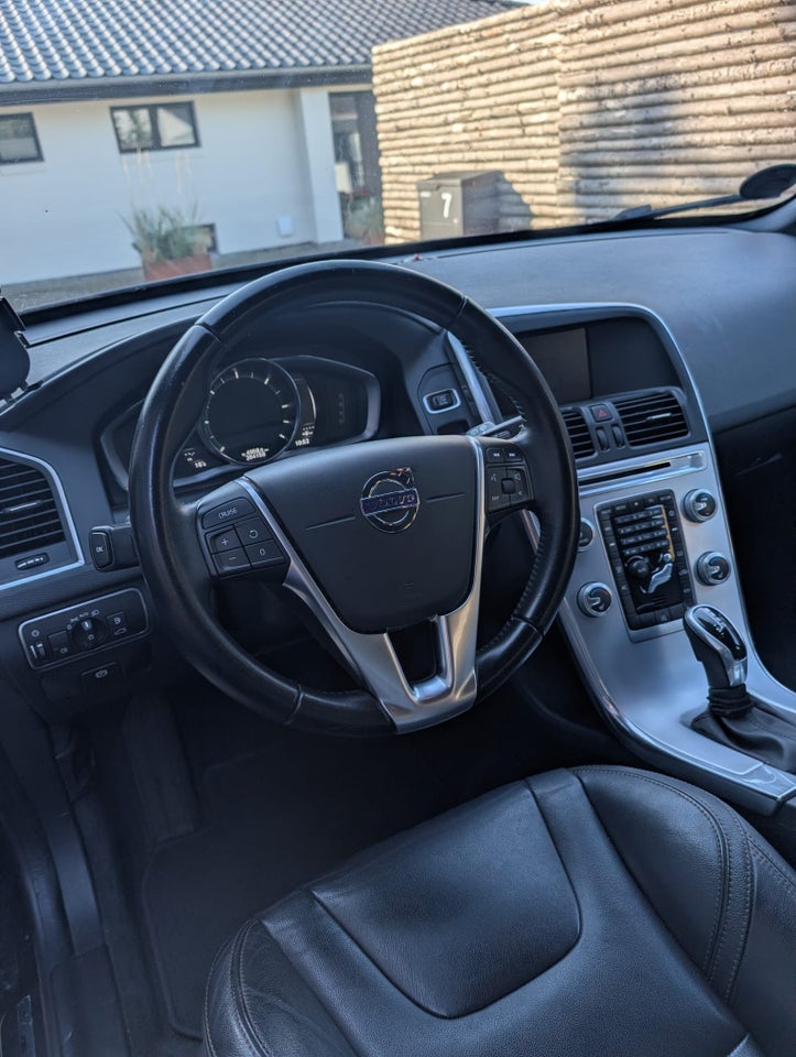 Volvo XC60 2,0 D4 190 Summum aut. 5d
