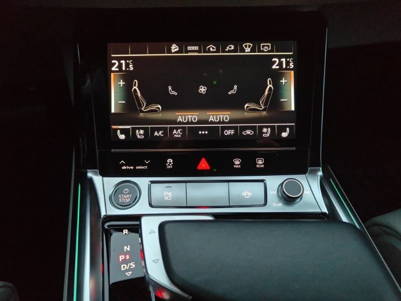 Audi e-tron 55 quattro 5d