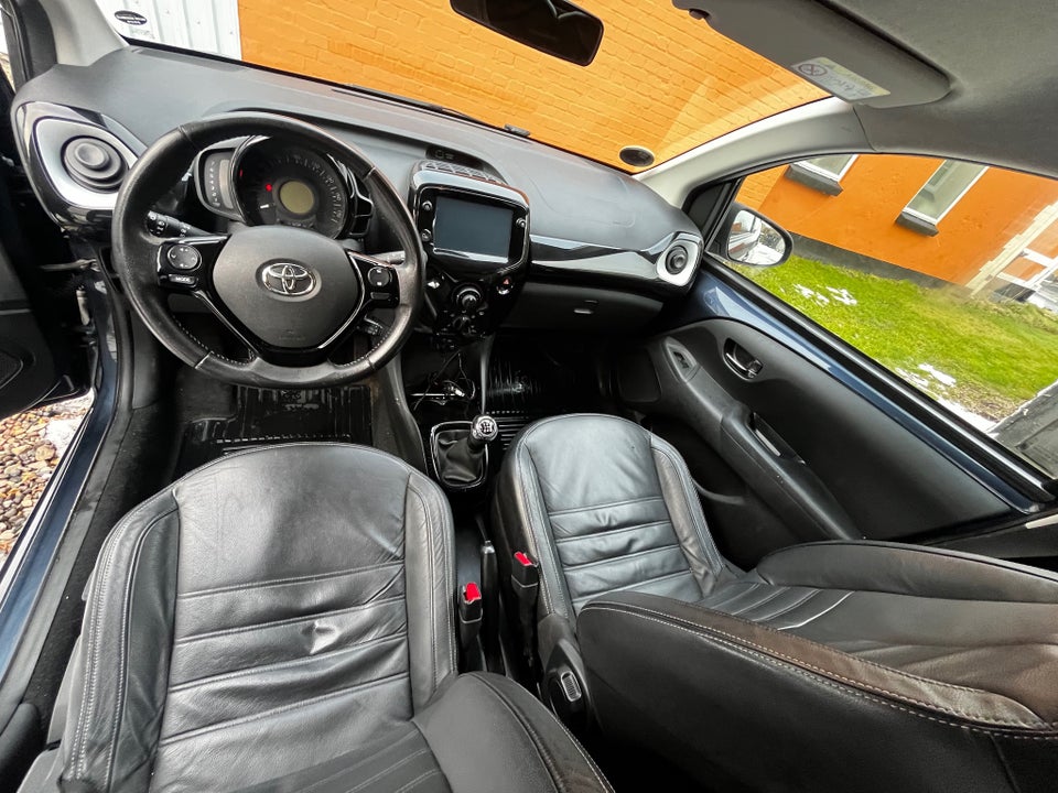 Toyota Aygo 1,0 VVT-i x-cellence 5d