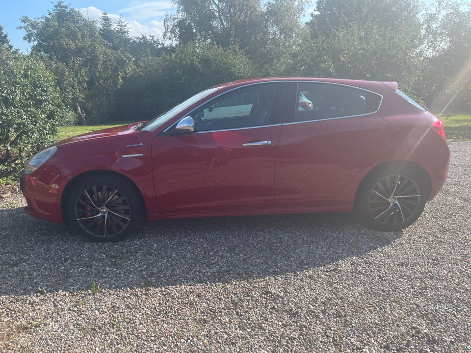 Alfa Romeo Giulietta 2,0 JTD 140 Distinctive 5d