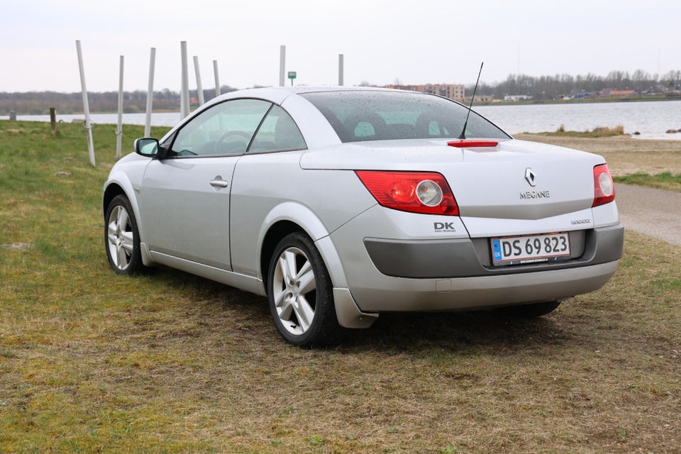 Renault Megane II 1,6 110 Comfort CC 2d