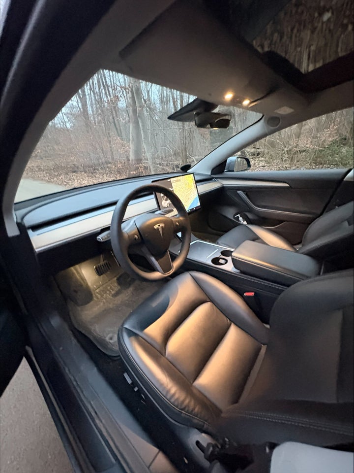 Tesla Model 3 Long Range AWD 4d