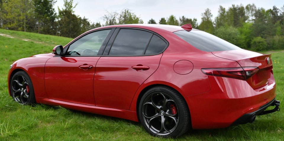 Alfa Romeo Giulia 2,0 T 200 Super aut. 4d