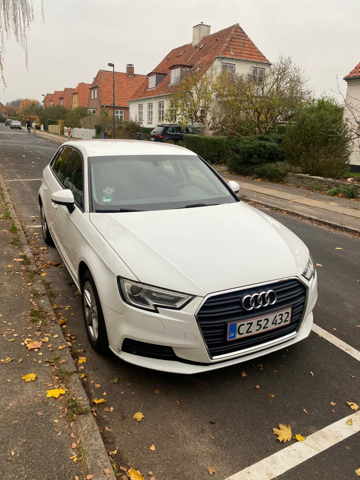 Audi A3 30 TFSi Sport Sportback 5d