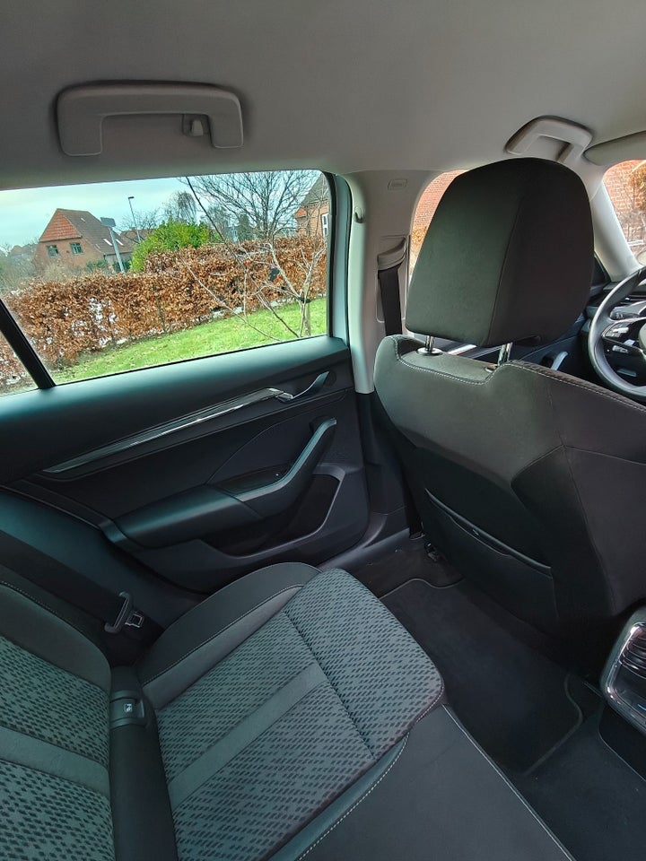 Skoda Octavia 1,4 TSi iV Plus Combi DSG 5d