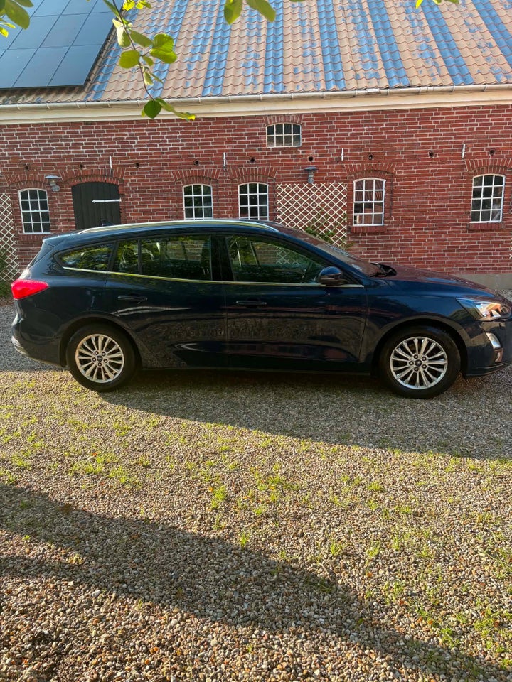 Ford Focus 1,0 EcoBoost Titanium Business stc. 5d