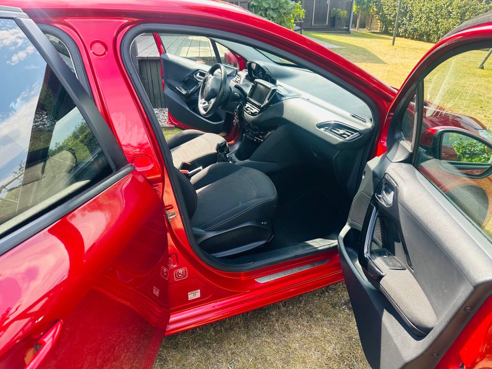 Peugeot 208 1,6 BlueHDi 100 Intense 5d