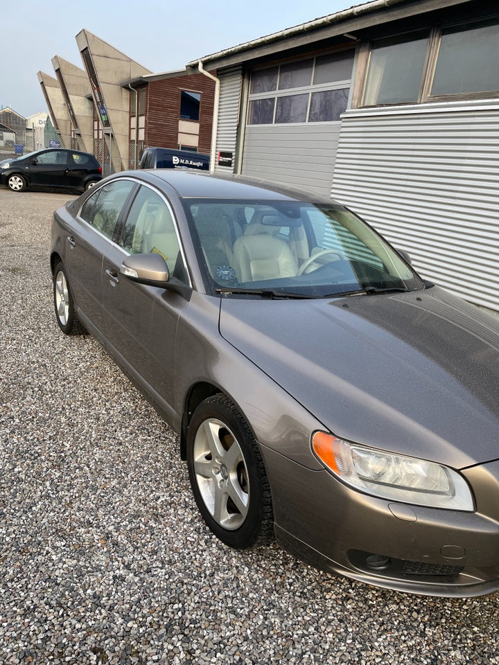 Volvo S80 2,5 T Momentum aut. 4d