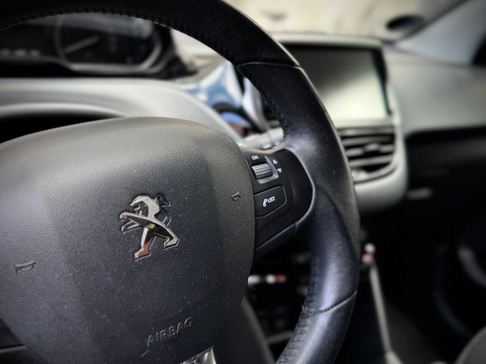 Peugeot 208 1,6 BlueHDi 100 Envy Sky 5d