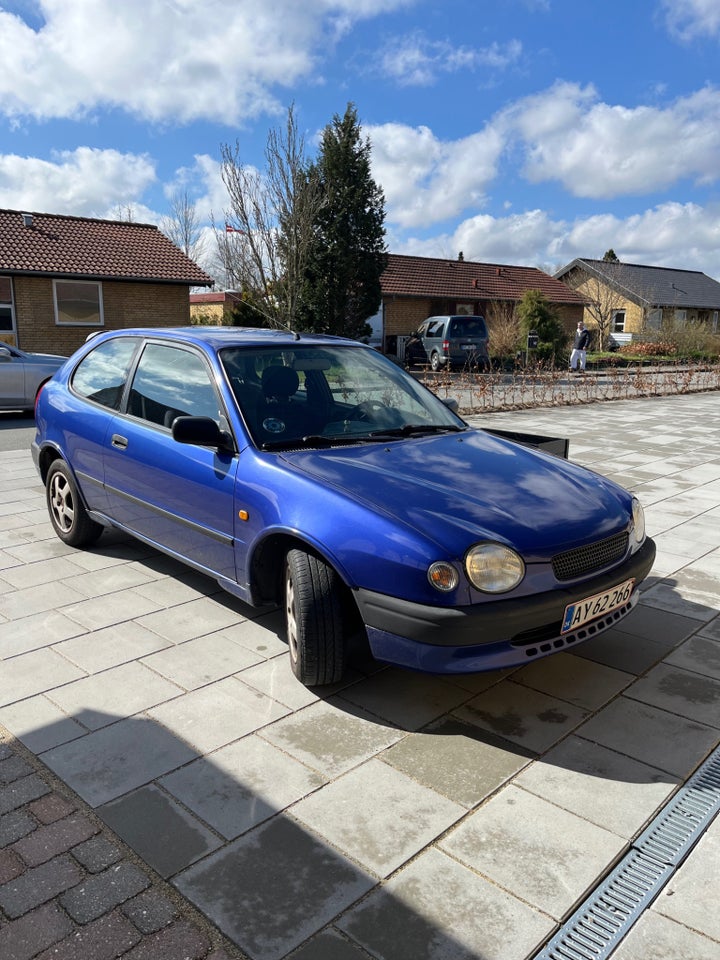 Toyota Corolla 1,3 Terra 3d