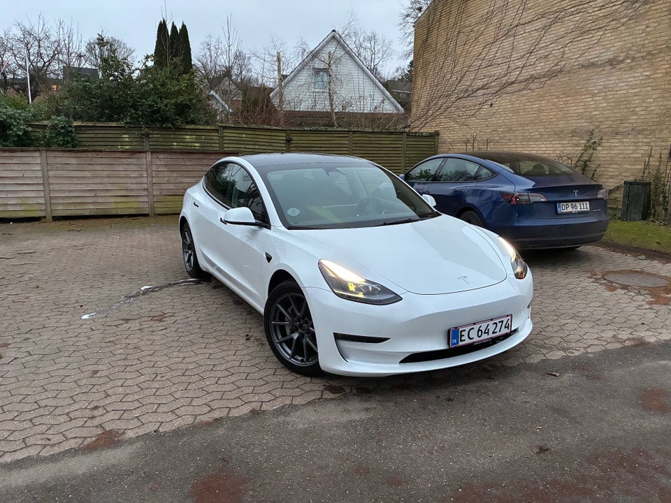 Tesla Model 3 Long Range AWD 4d