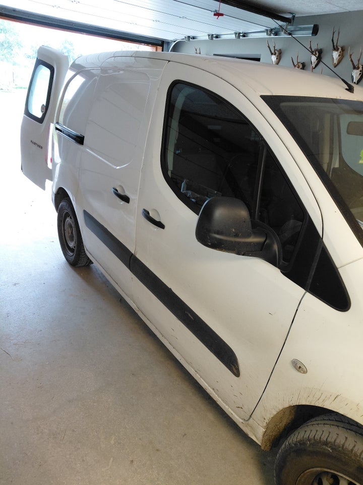 Peugeot Partner 1,6 BlueHDi 100 L1 Flex Van 5d