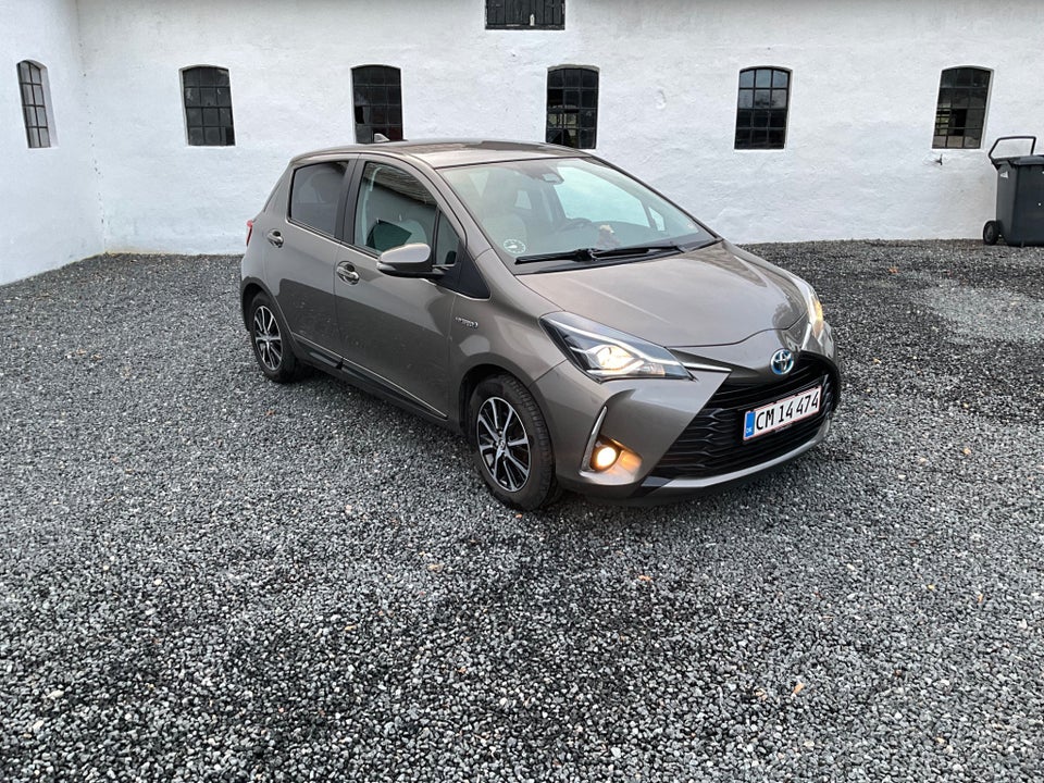 Toyota Yaris 1,5 Hybrid H3 Limited Smart e-CVT 5d