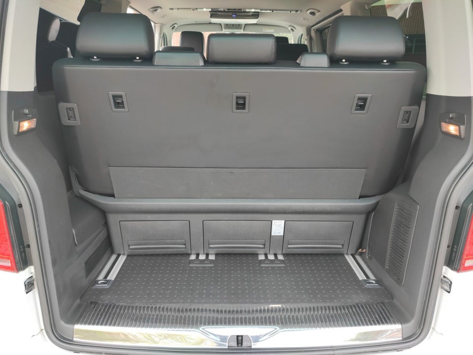 VW Multivan 2,0 TDi 150 Highline DSG kort