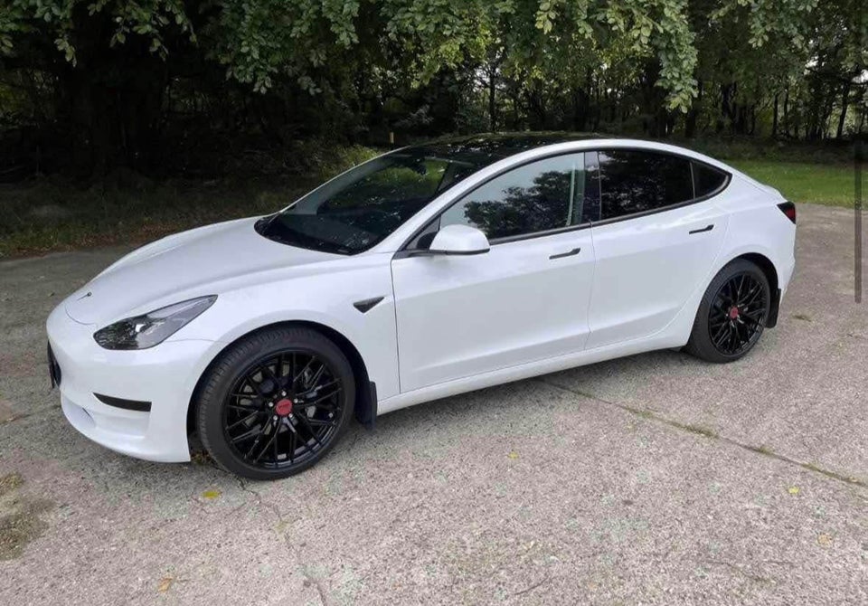Tesla Model 3 Standard Range+ RWD 4d