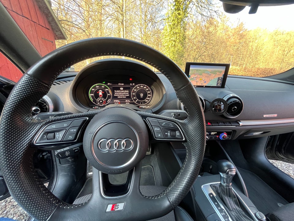 Audi A3 1,4 e-tron S-line Sportback S-tr. 5d