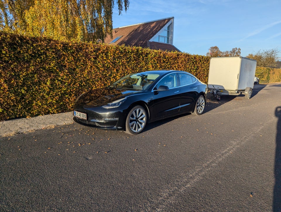 Tesla Model 3 Long Range AWD 4d