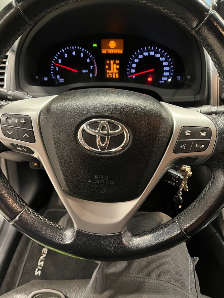Toyota Avensis 1,8 VVT-i T2 Touch stc. 5d