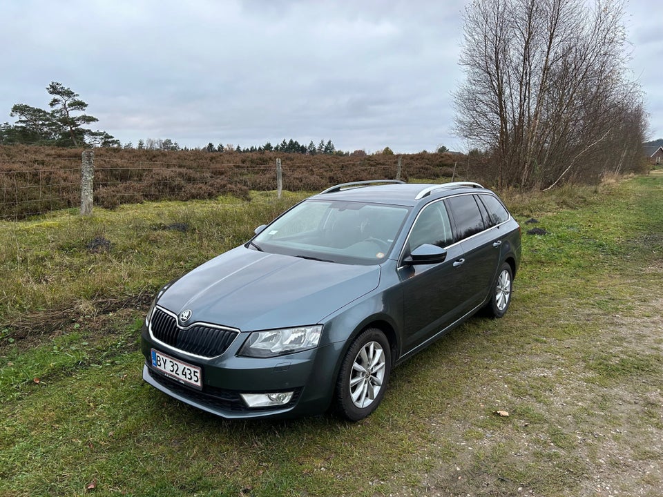 Skoda Octavia 2,0 TDi 150 Elegance Combi DSG 5d