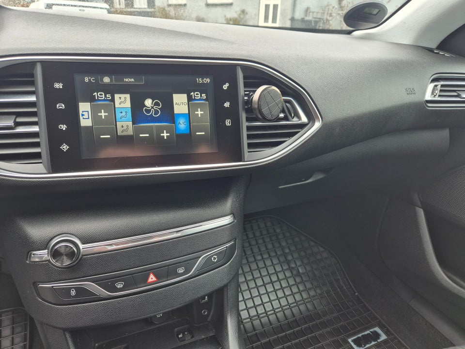 Peugeot 308 1,6 BlueHDi 120 Style SW 5d