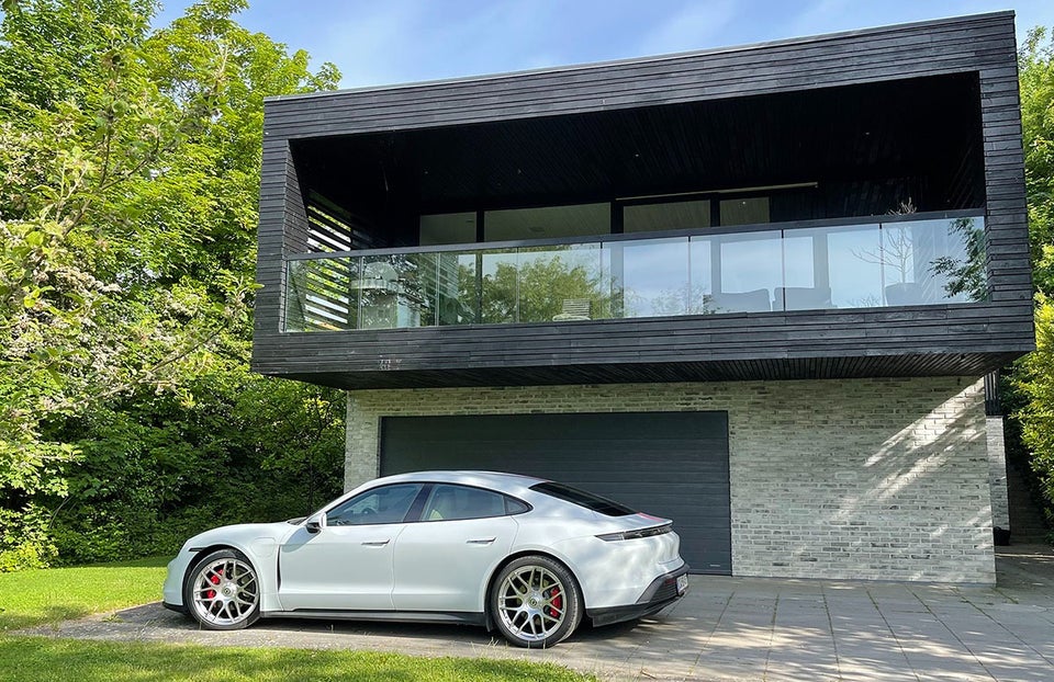 Porsche Taycan 4S Performance+ 4d