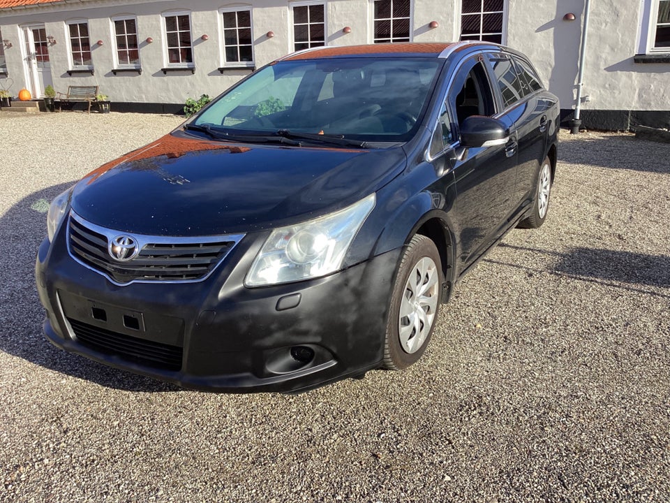 Toyota Avensis 2,0 D-4D T1 stc. 5d