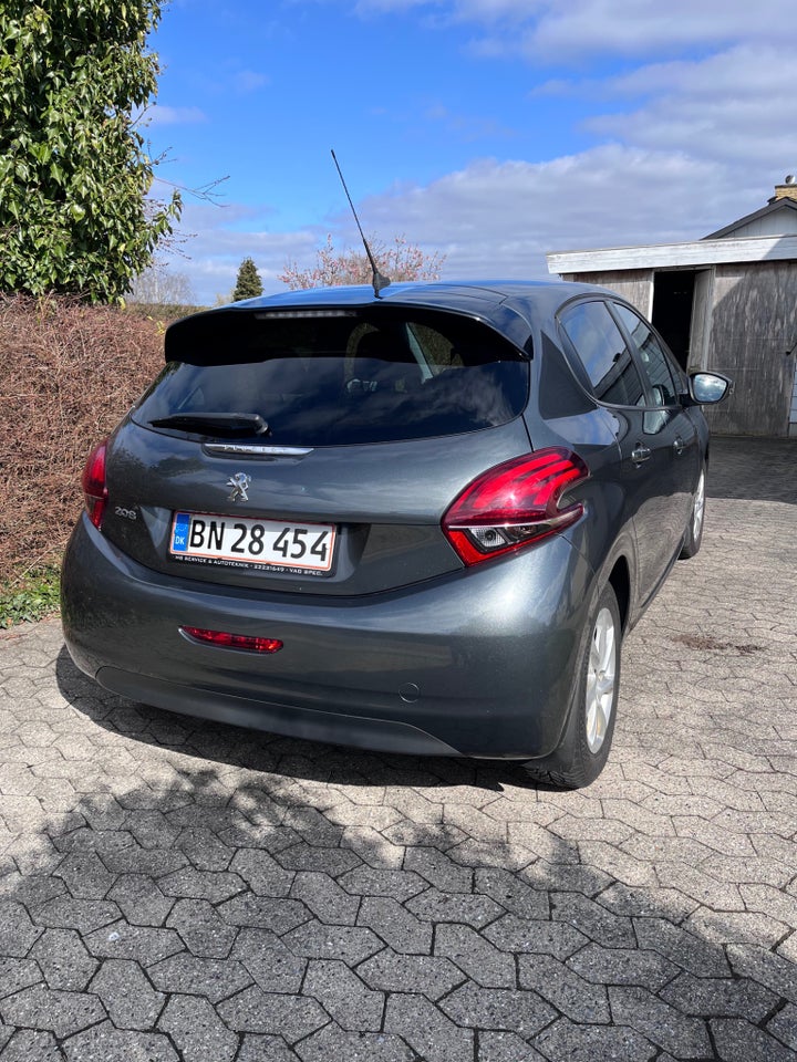 Peugeot 208 1,6 BlueHDi 100 Envy+ 5d