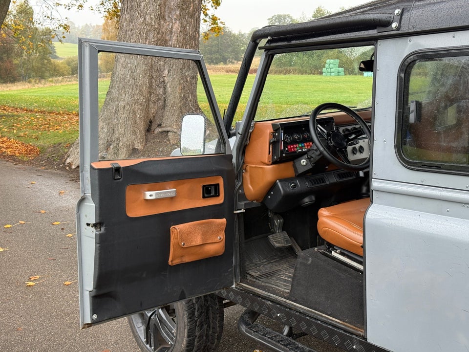 Land Rover Defender 110 6,2 V8 Crew Cab aut. 2d