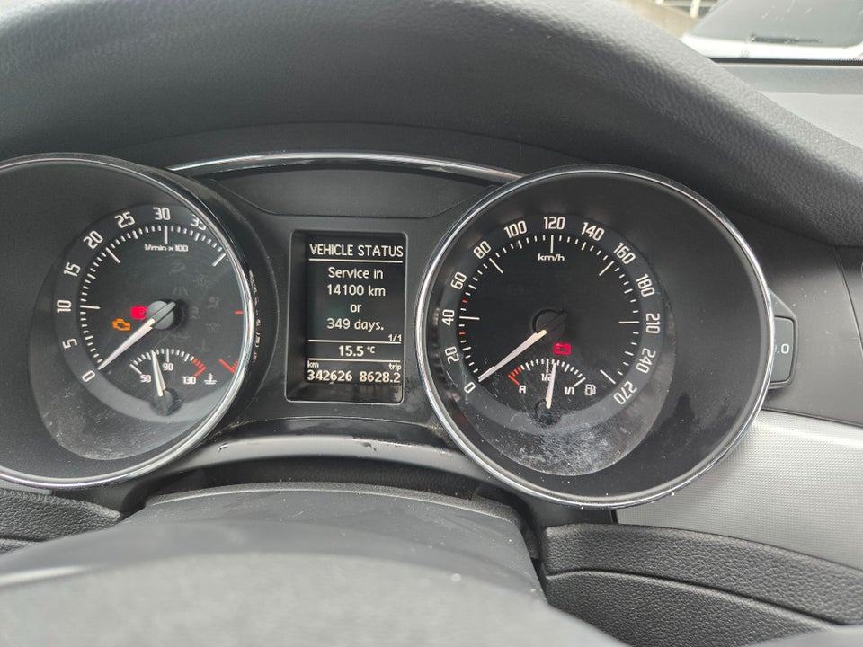 Skoda Superb 2,0 TDi 170 Elegance Combi DSG 5d