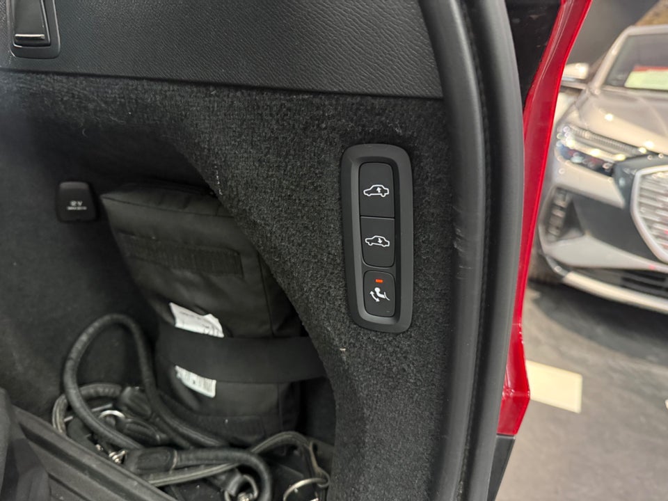 Volvo XC90 2,0 T8 ReCharge Ultimate Dark aut. AWD 7prs 5d