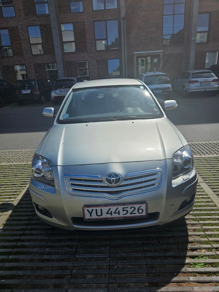Toyota Avensis 1,8 VVT-i Sol aut. 4d