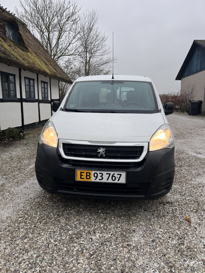 Peugeot Partner 1,6 BlueHDi 100 L2 ESG Flex Van 5d