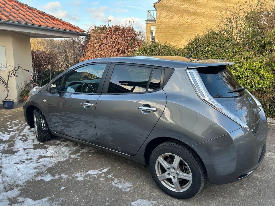 Nissan Leaf 24  5d