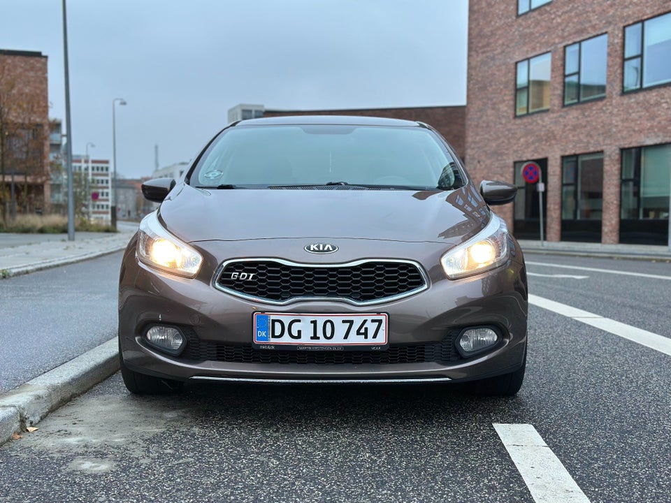 Kia Ceed 1,6 GDi Active 5d