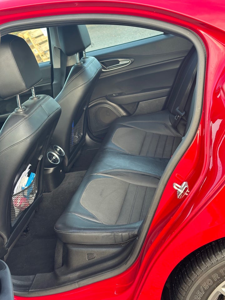 Alfa Romeo Giulia 2,0 T 200 Super aut. 4d