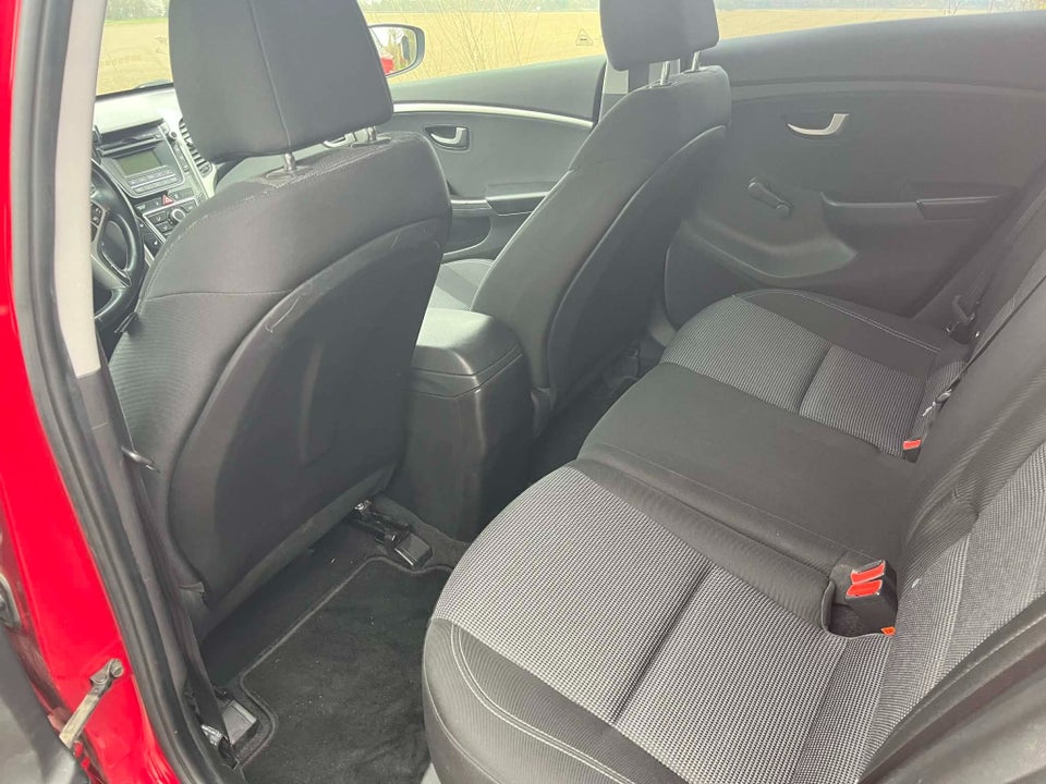 Hyundai i30 1,6 CDRi 110 Comfort 5d