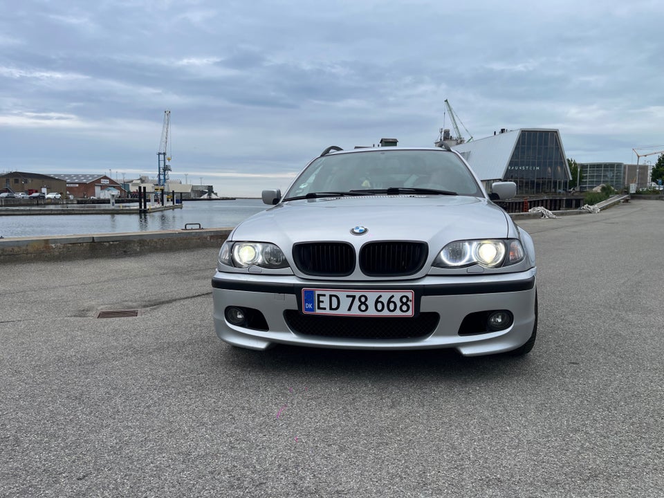 BMW 320i 2,2 Touring aut. 5d