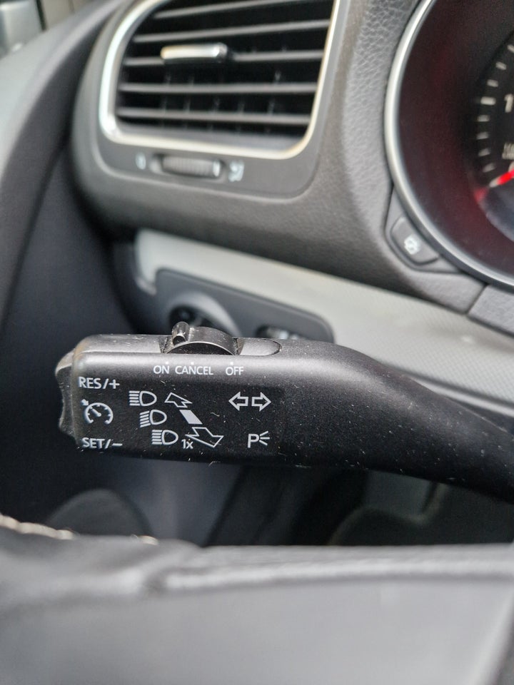 VW Golf VI 1,6 TDi 105 Match BMT 5d