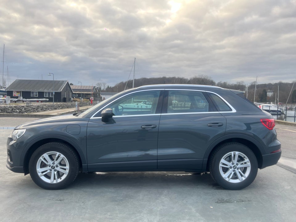 Audi Q3 45 TFSi e Attitude plus S-tr. 5d