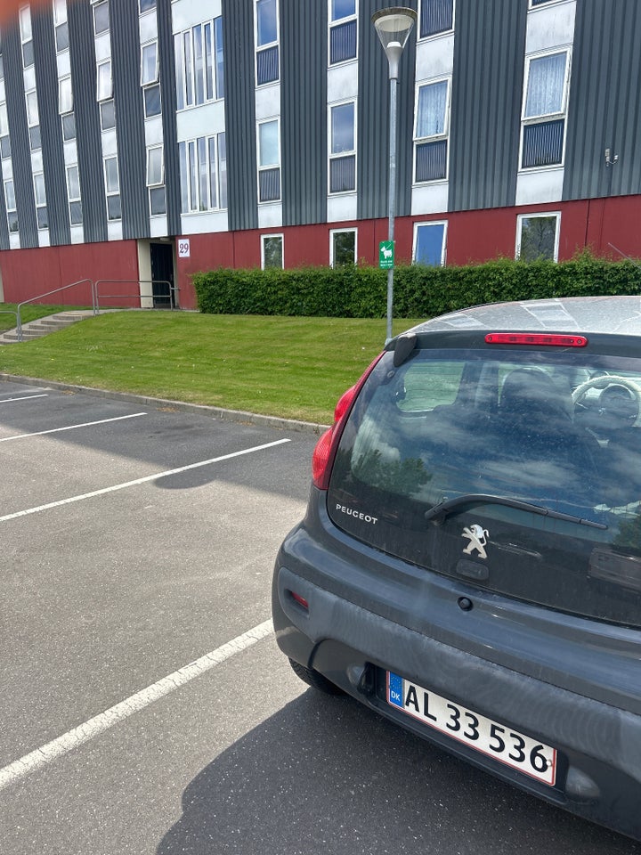 Peugeot 107 1,0 White 5d