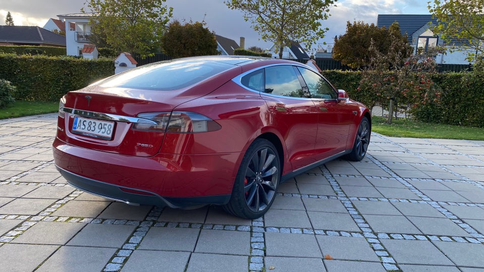 Tesla Model S P85D 5d