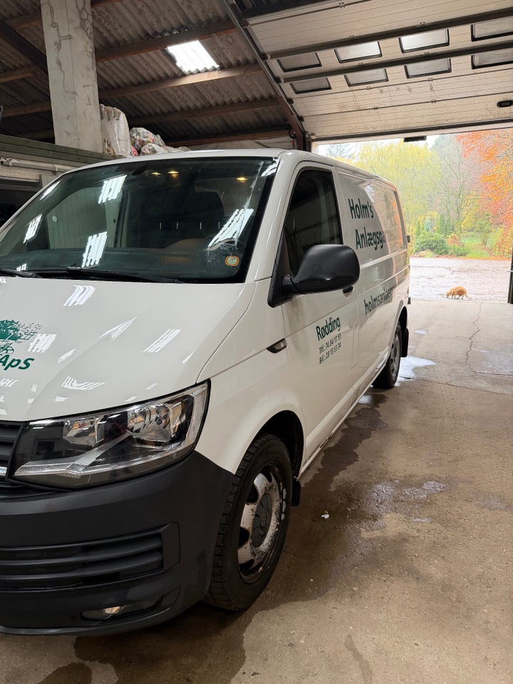 VW Transporter 2,0 TDi 180 Kassevogn DSG 4Motion kort
