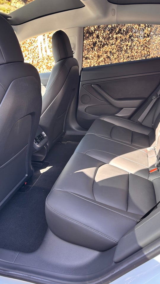 Tesla Model 3 Standard Range+ RWD 4d