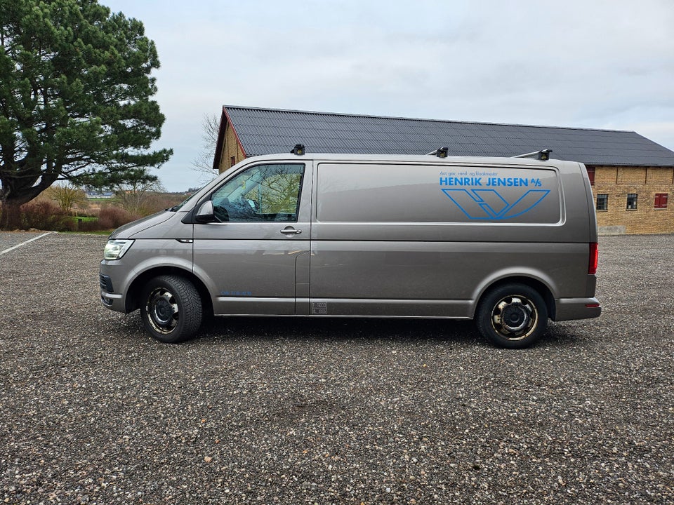 VW Transporter 2,0 TDi 180 Kassevogn lang DSG