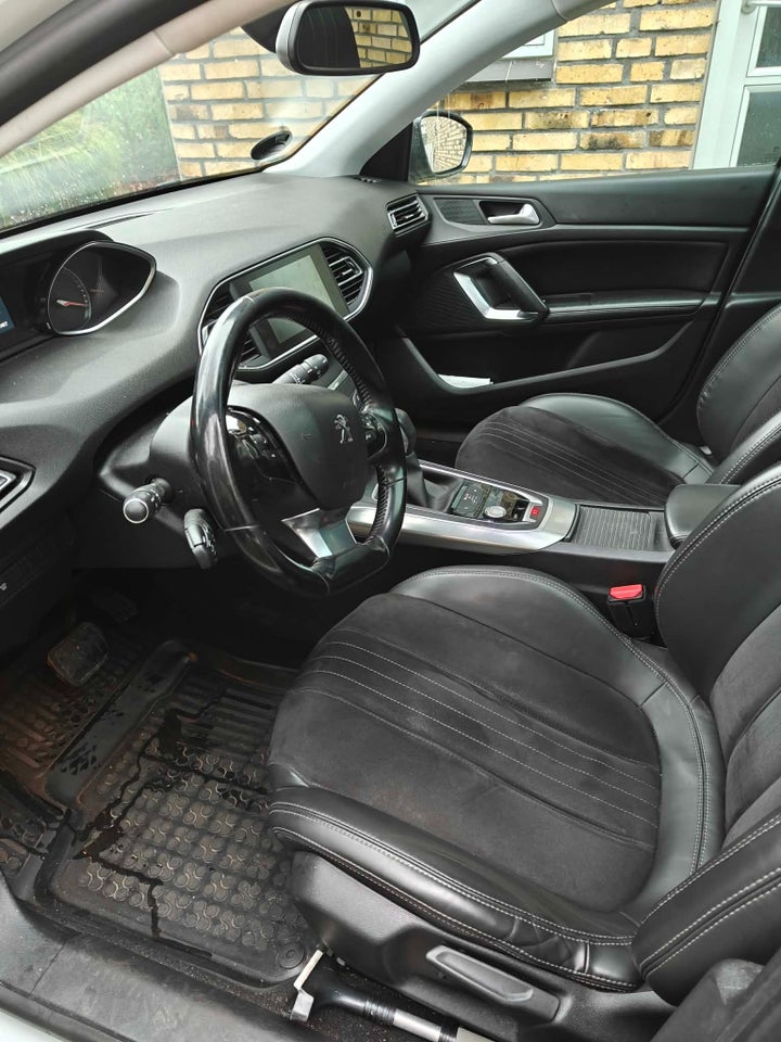 Peugeot 308 1,6 BlueHDi 120 Allure Sky SW EAT6 5d