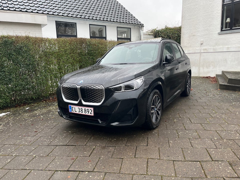 BMW iX1 eDrive20 Fully Charged M-Sport 5d