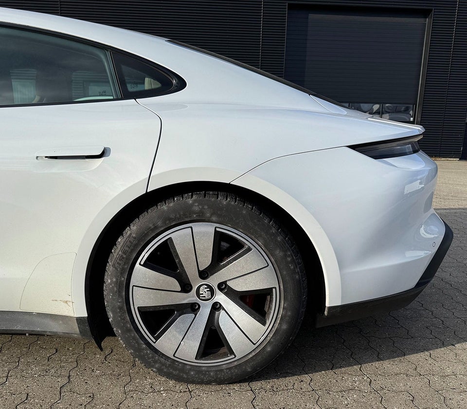 Porsche Taycan 4S Performance+ 4d