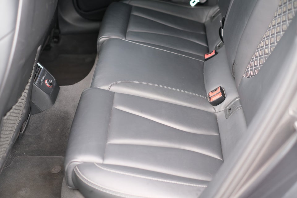 Audi RS3 2,5 TFSi Sportback quattro S-tr. 5d